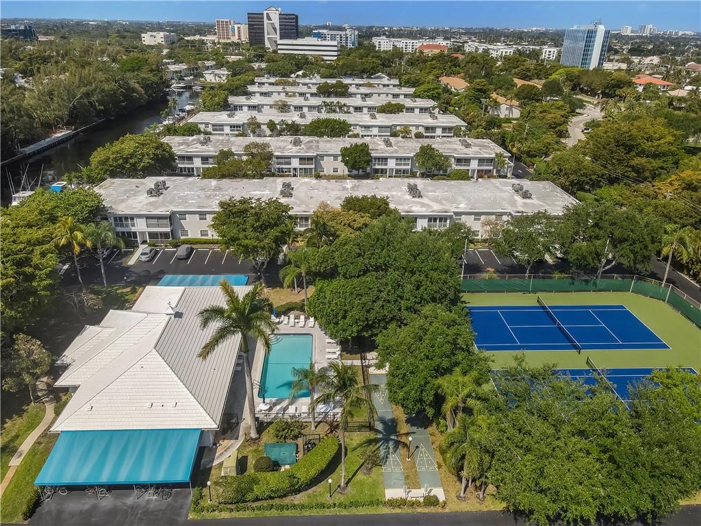BAY COLONY CLUB - Residential