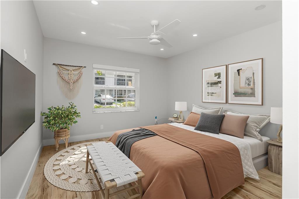 BAY COLONY CLUB - Residential