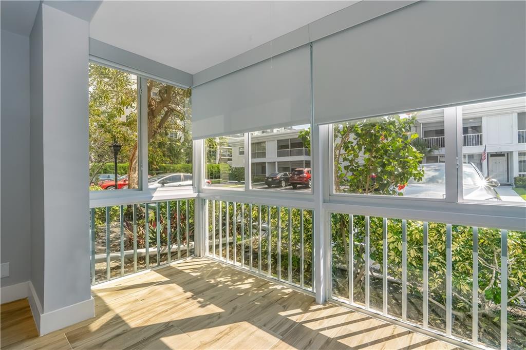 BAY COLONY CLUB - Residential