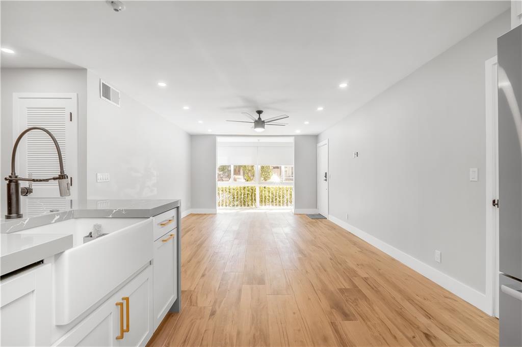 BAY COLONY CLUB - Residential