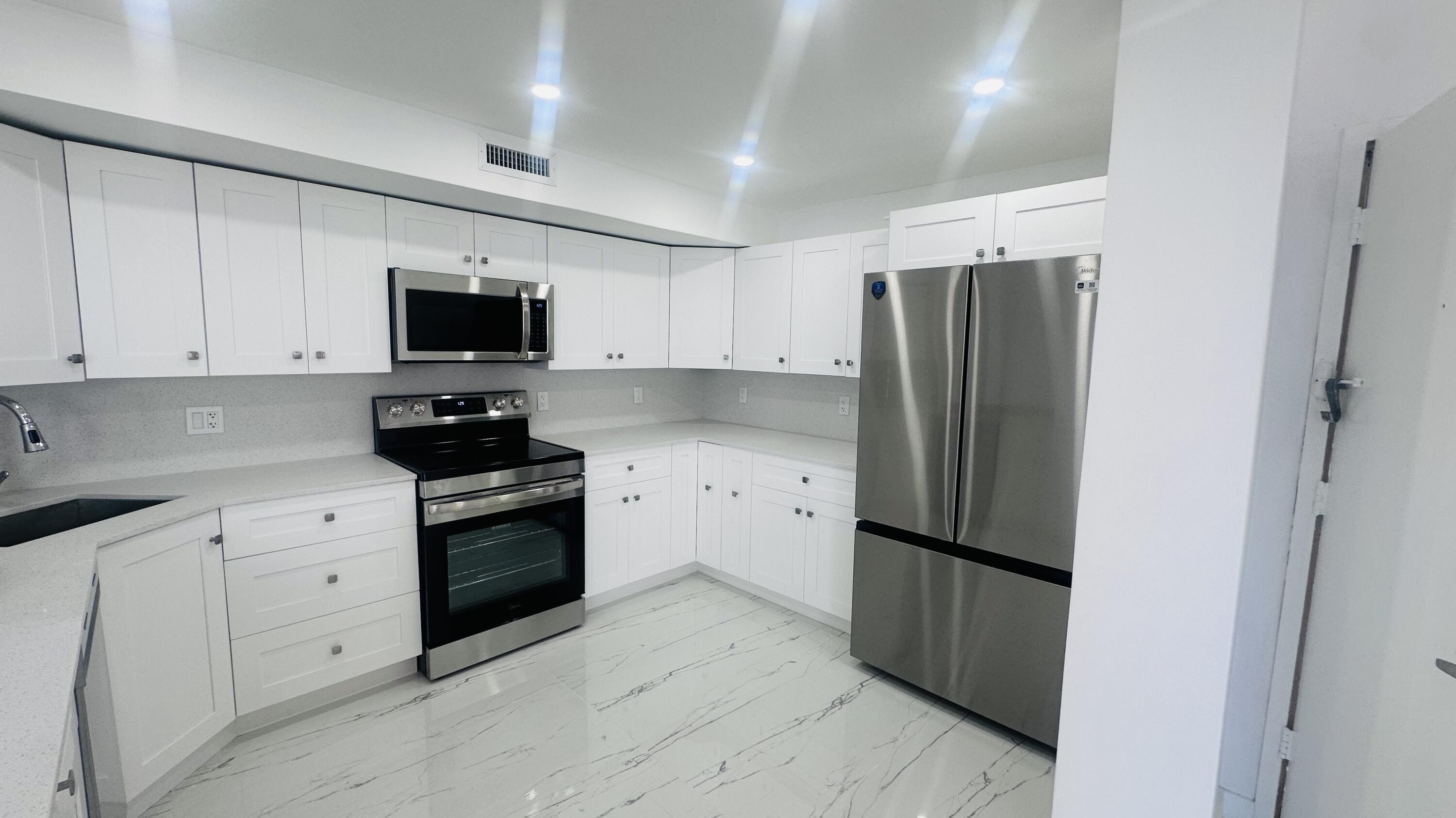 ALLINGTON TOWERS CONDO - Residential Lease