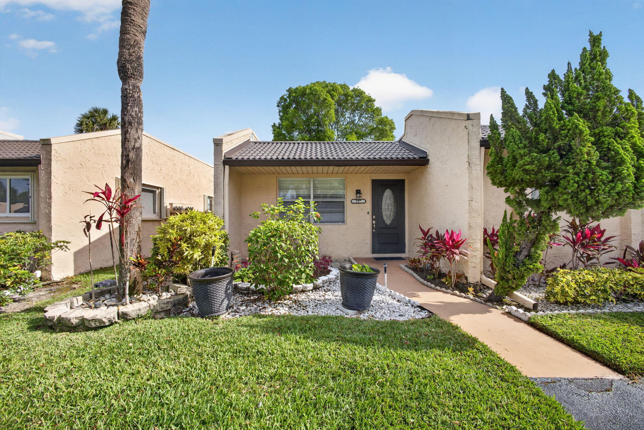 GOLDEN LAKES VILLAGE CONDO A - Residential