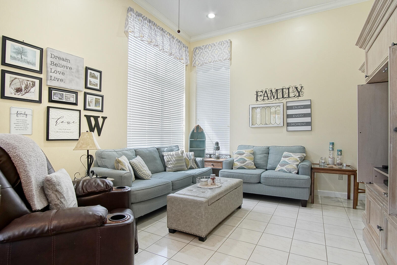 MONTE CARLO COUNTRY CLUB UNIT 2 - Residential