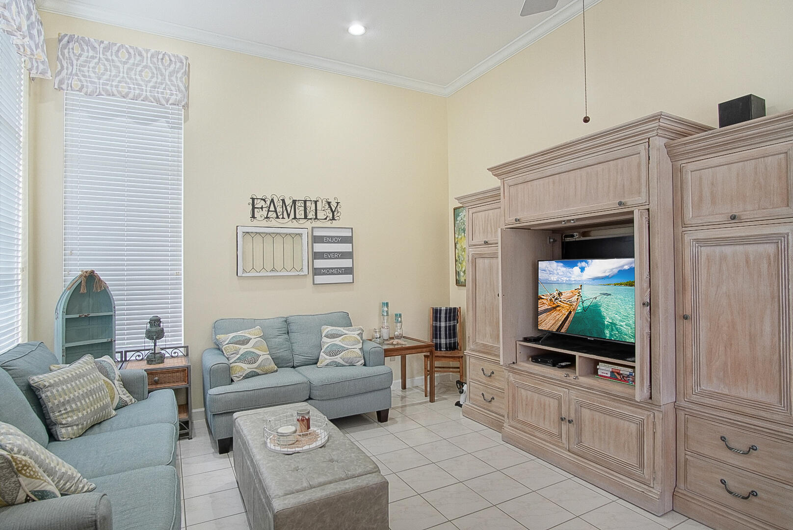 MONTE CARLO COUNTRY CLUB UNIT 2 - Residential