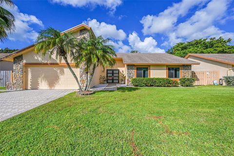 5411 NW 87th Ave Lauderhill FL 33351