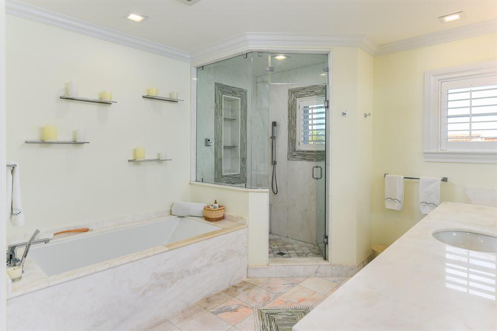 EAST SHORE - Residential