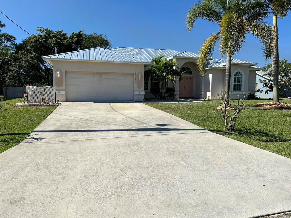 Photo of 1818 SE Camden Street, Port Saint Lucie, FL 34952 (MLS # R11040572)