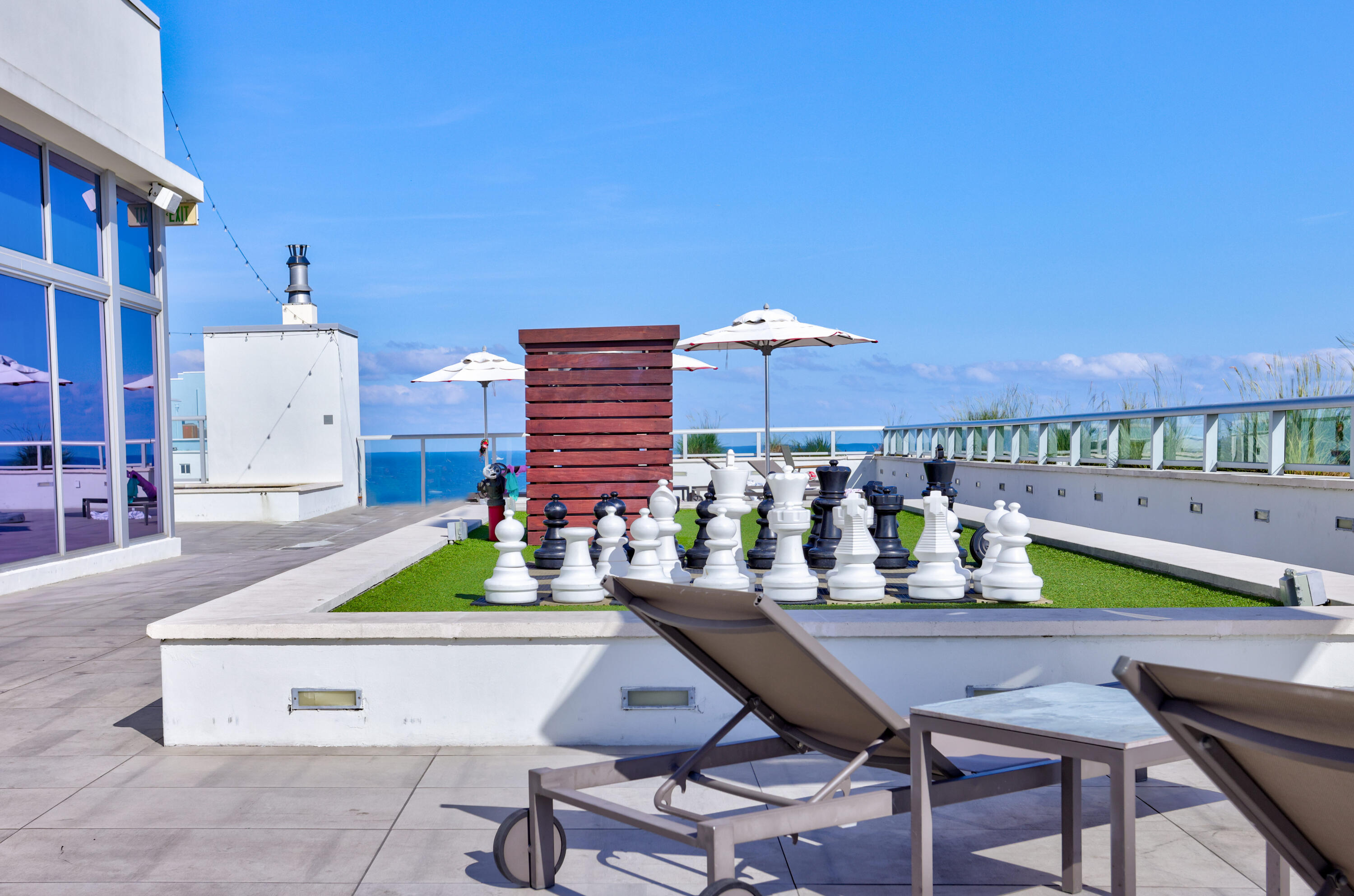 COSTA HOLLYWOOD CONDO - Residential