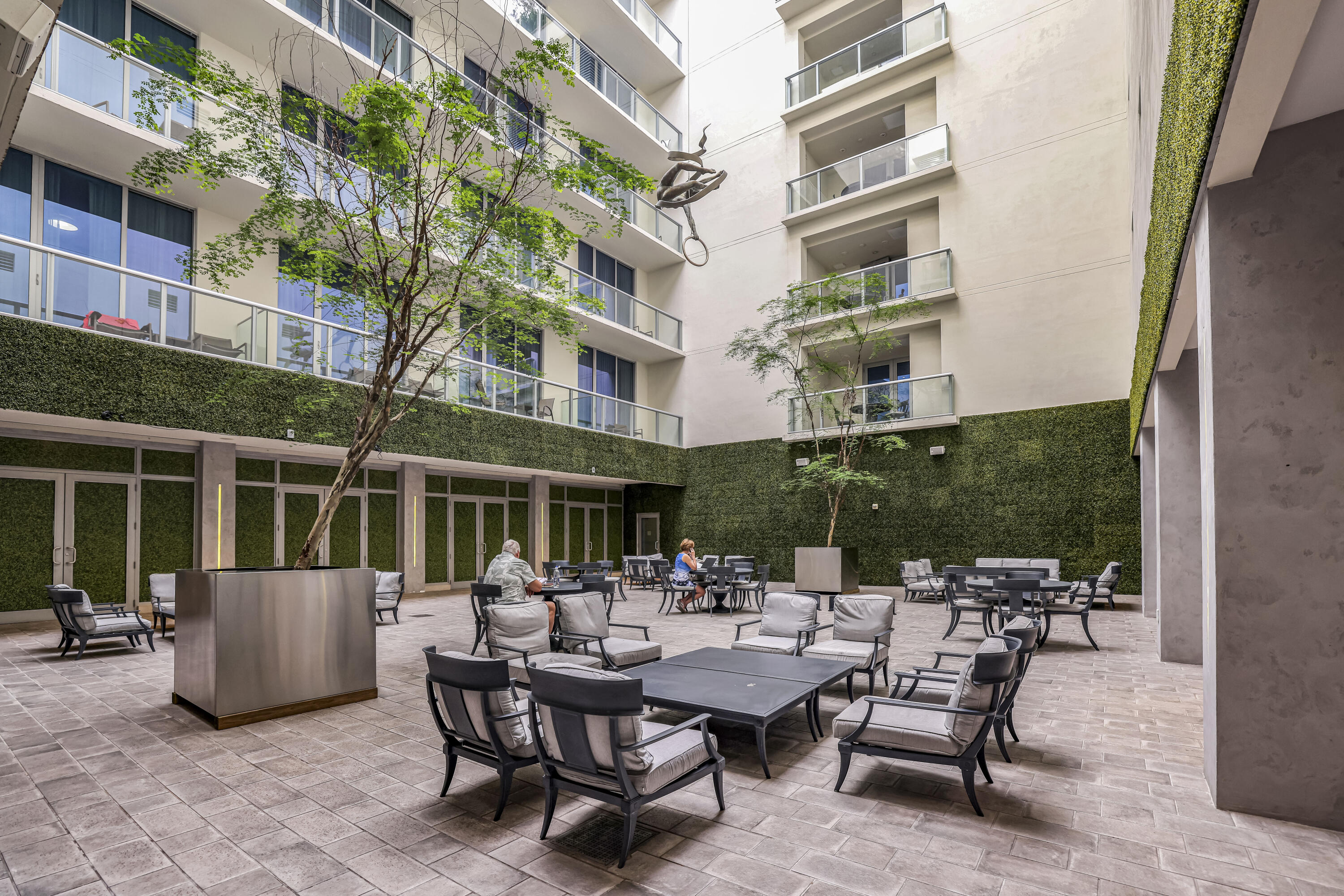 COSTA HOLLYWOOD CONDO - Residential