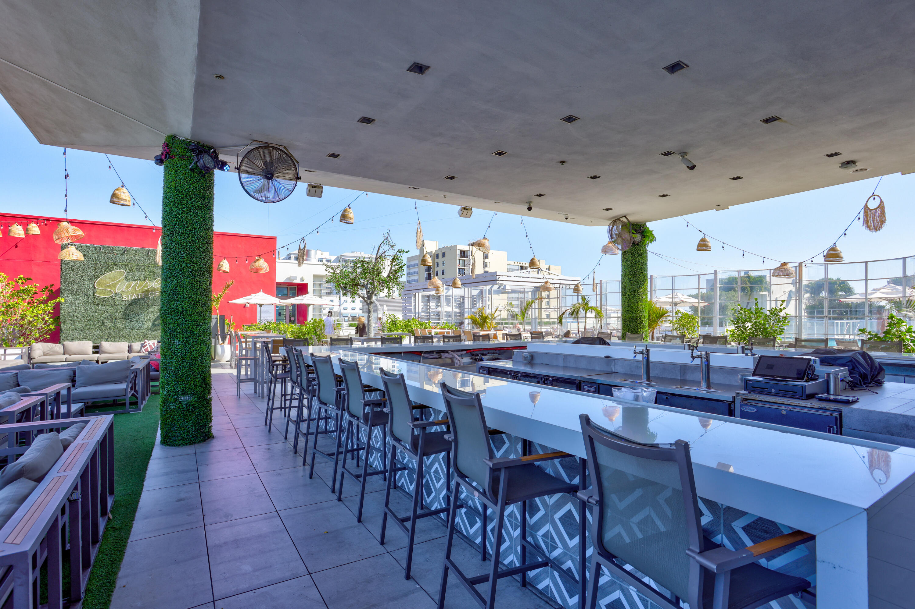 COSTA HOLLYWOOD CONDO - Residential