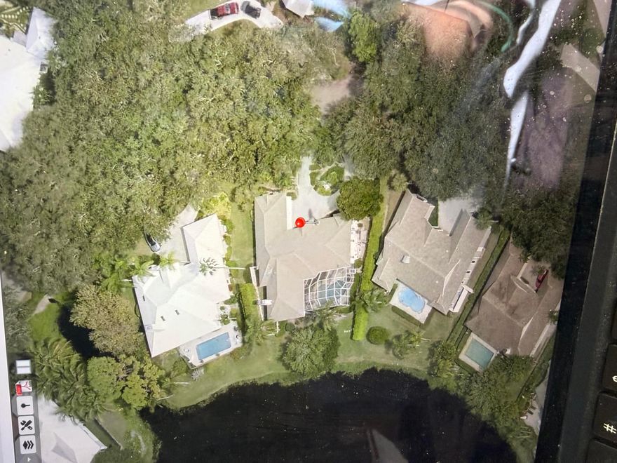 Lakefront CBS home with Generator and 500 gallon tank.  Needs TLC to make it your own.
