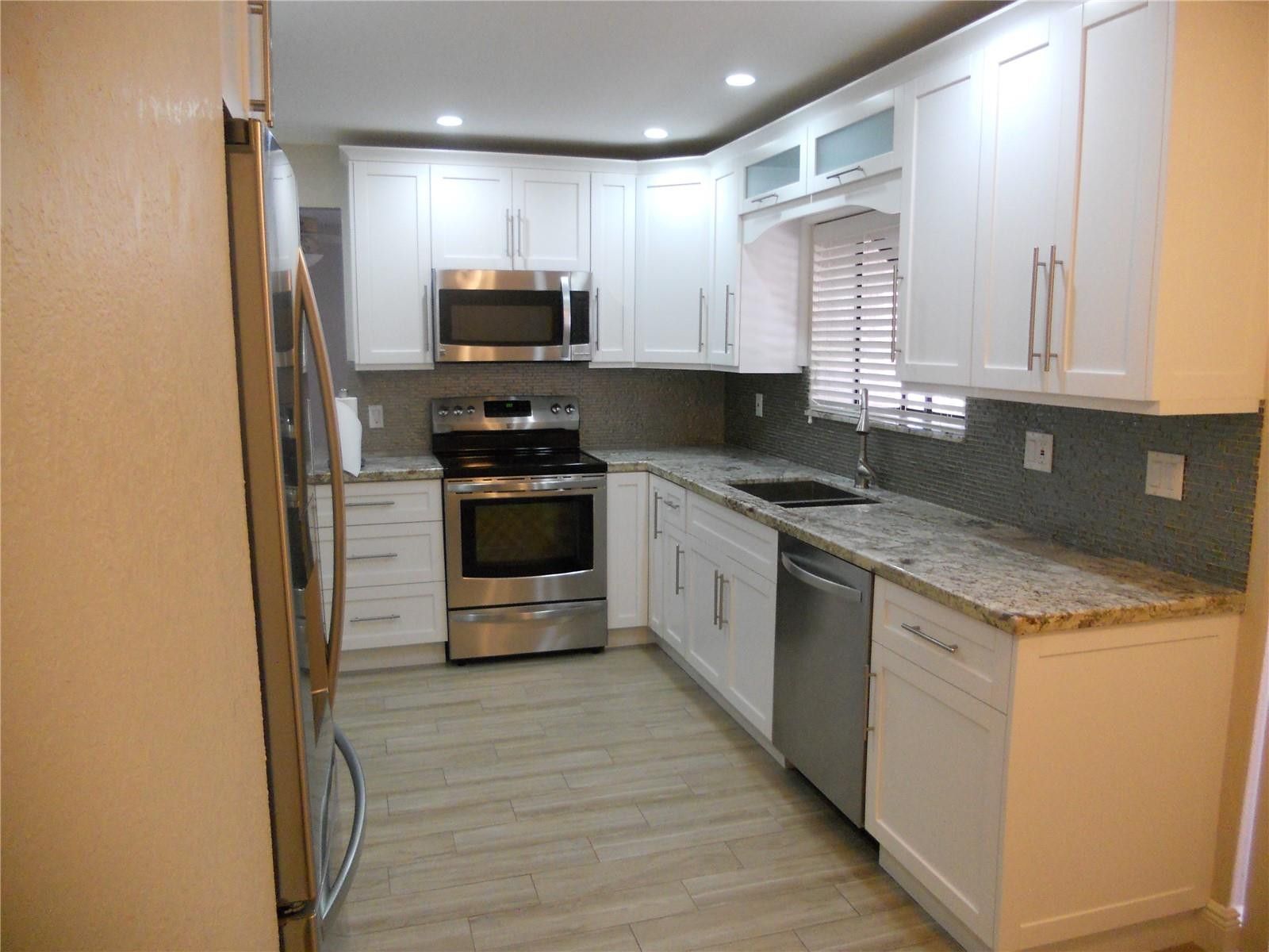 WOODGATE 10 CONDO - Residential