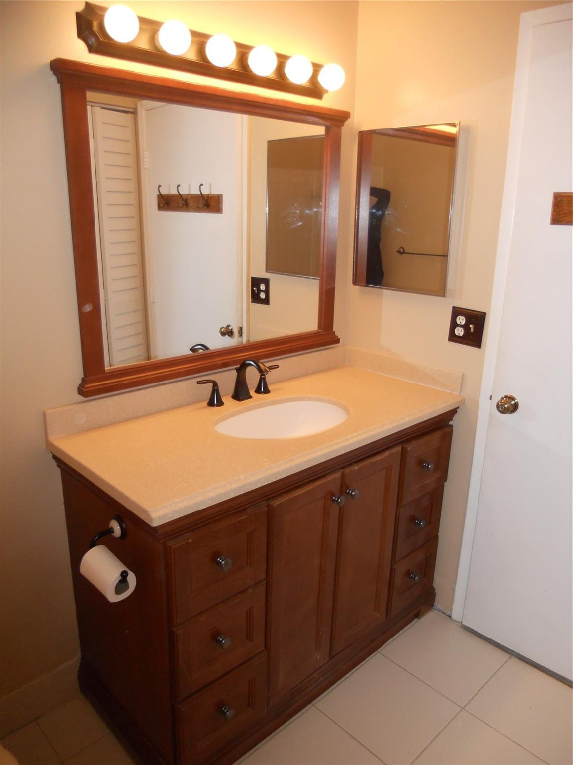 WOODGATE 10 CONDO - Residential