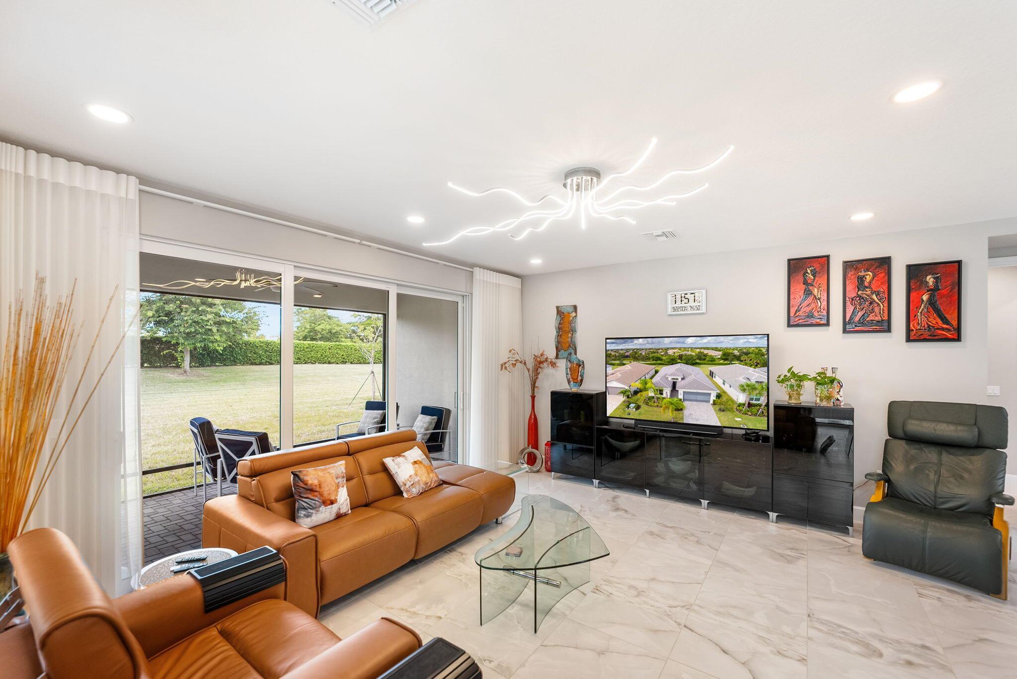 Valencia Cay at Riverland - Residential