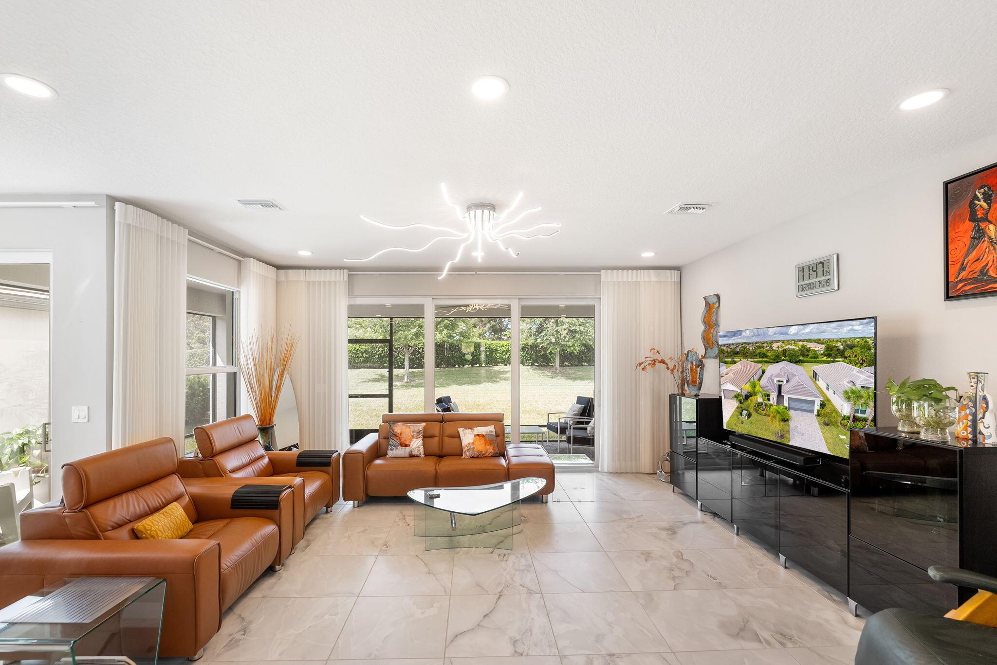 Valencia Cay at Riverland - Residential