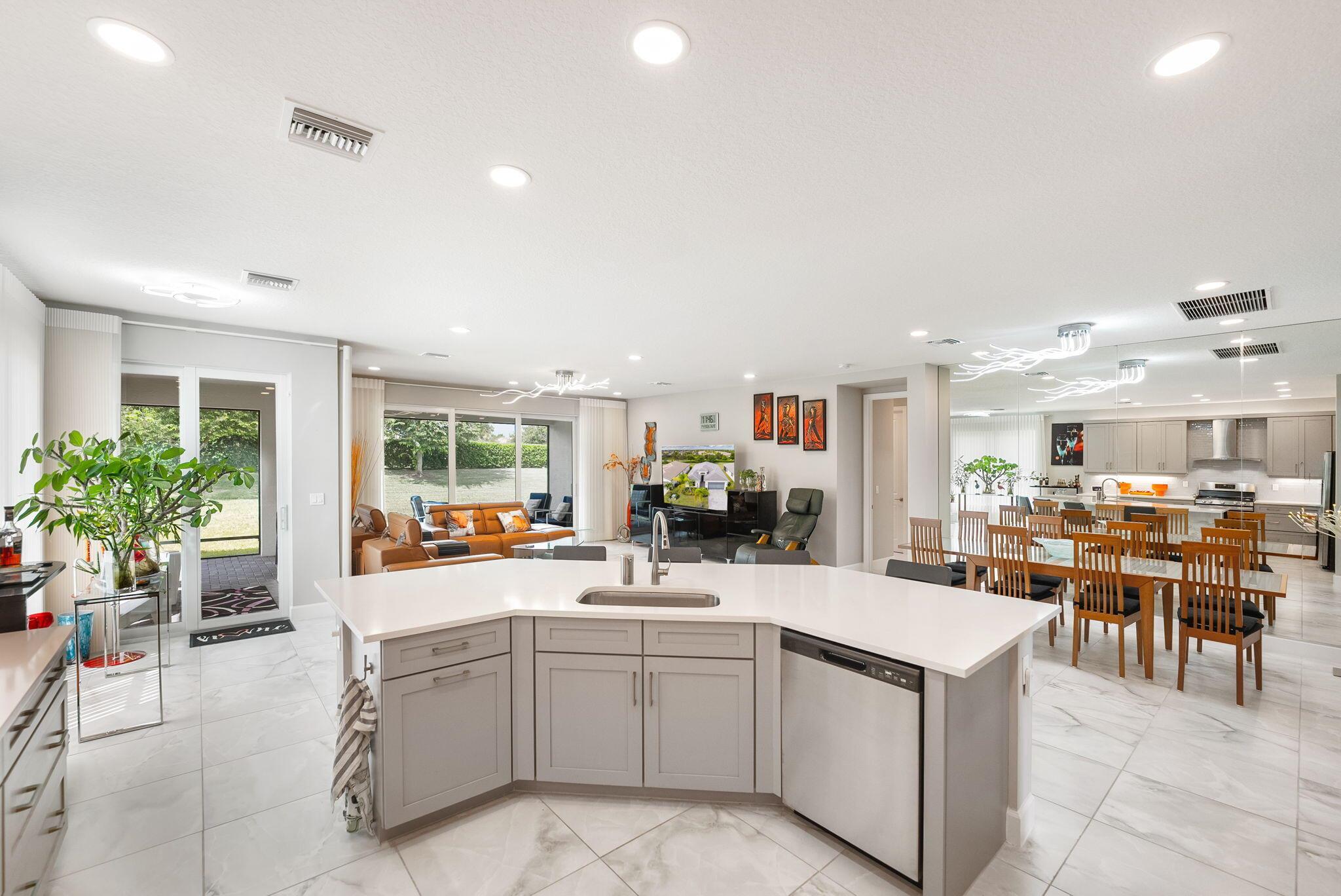 Valencia Cay at Riverland - Residential