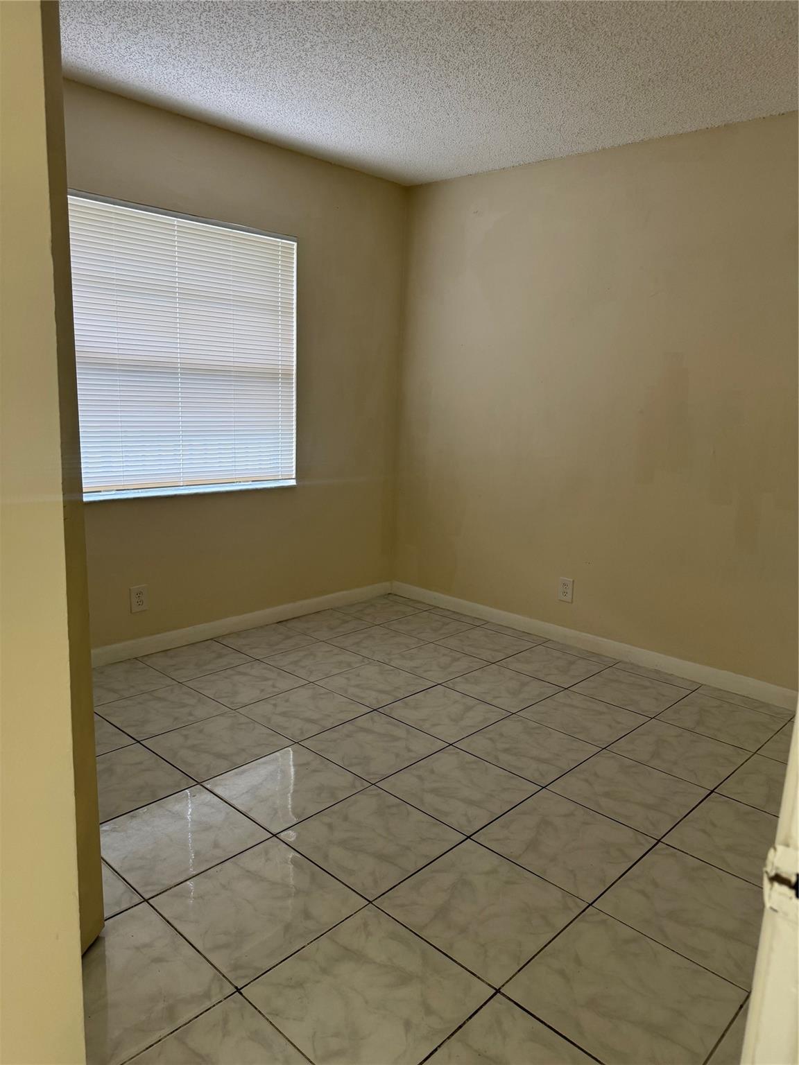 Castlewood 71-37 B - Residential Lease