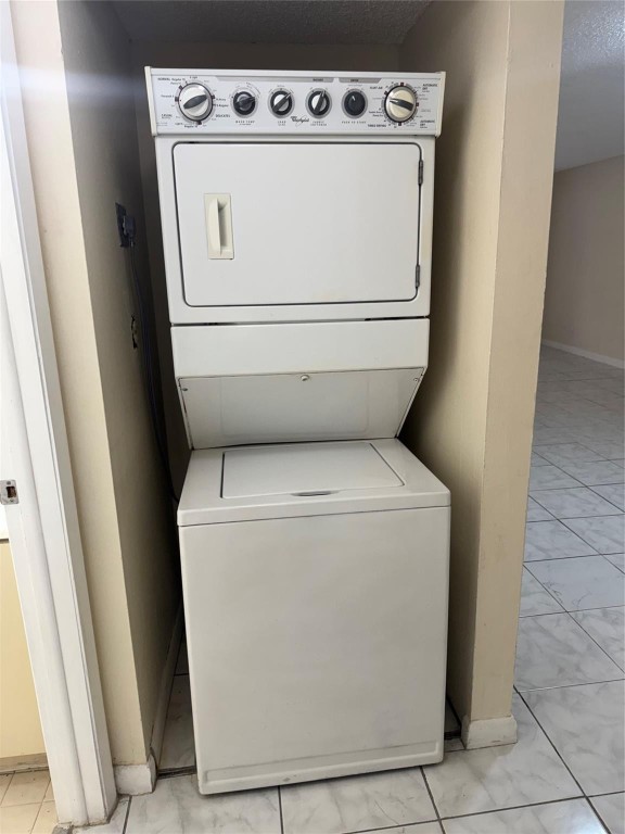 Castlewood 71-37 B - Residential Lease