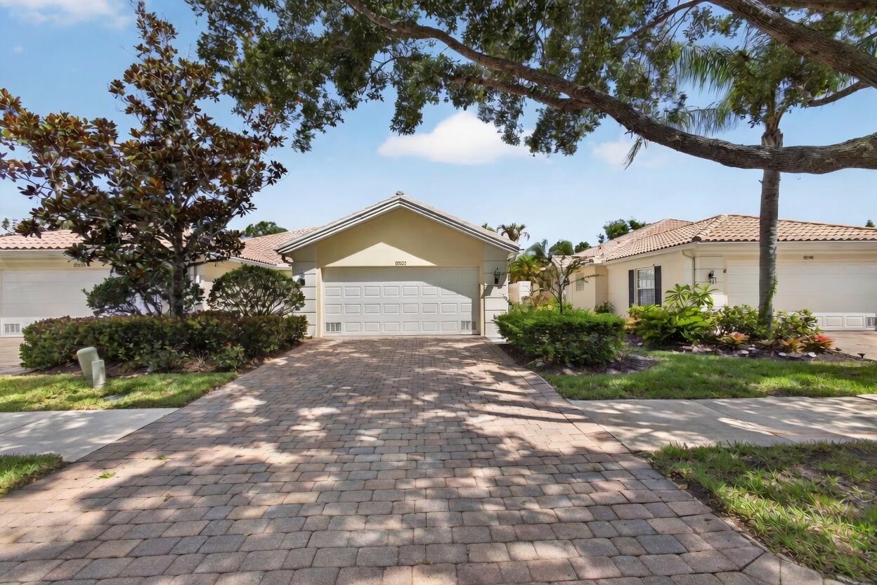 8522 SE Retreat Drive