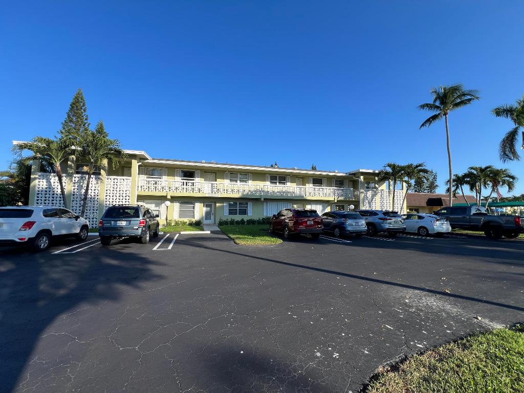 1150 Boxwood Drive 202