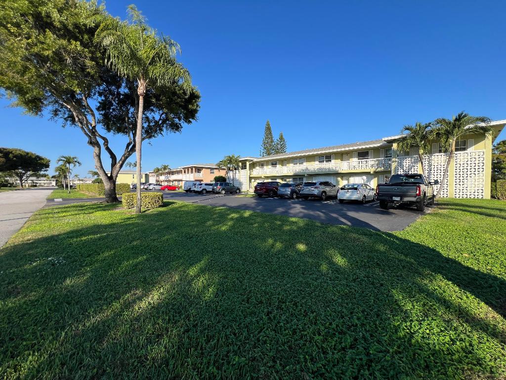 1150 Boxwood Drive 202