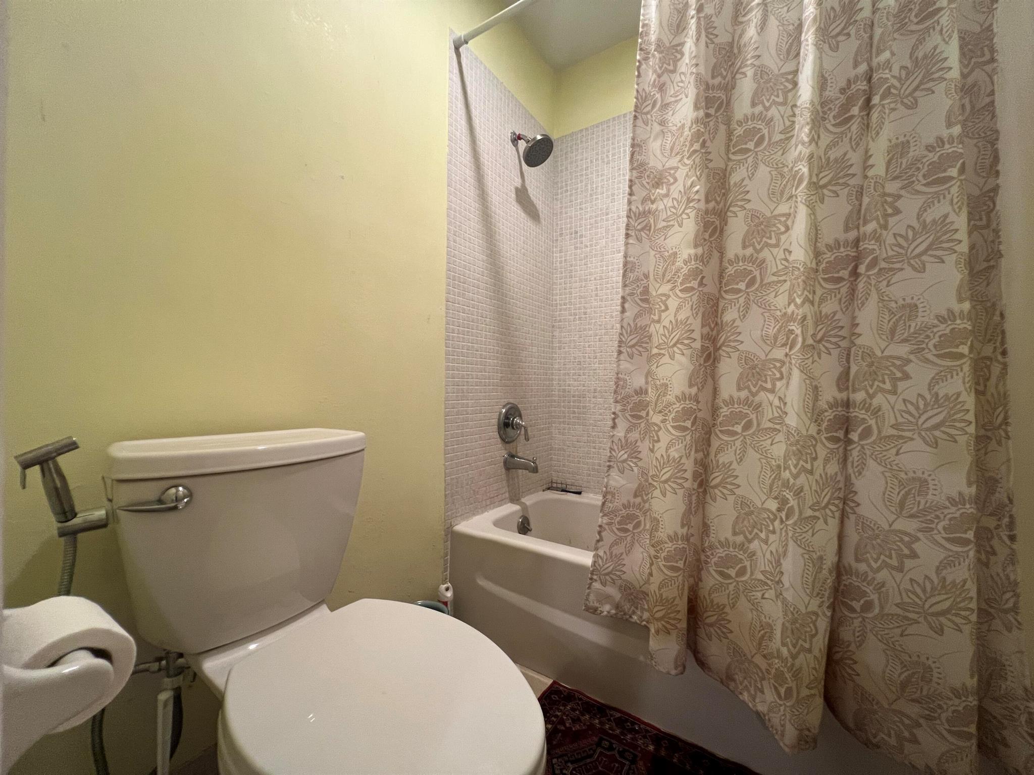 PINES OF DELRAY CONDO - Residential Lease