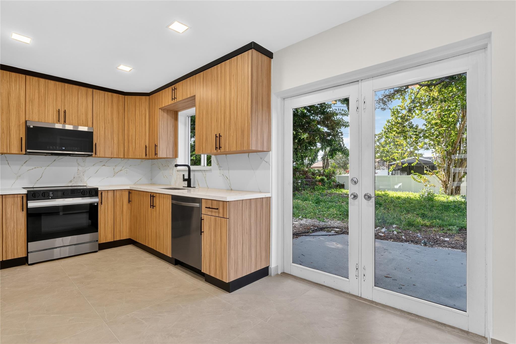 Edgewater Manor - Residential