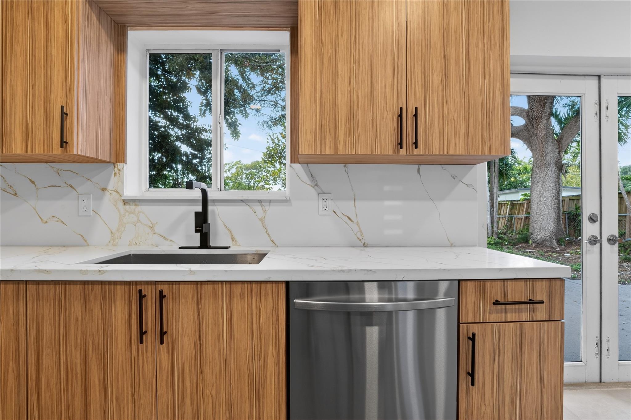 Edgewater Manor - Residential