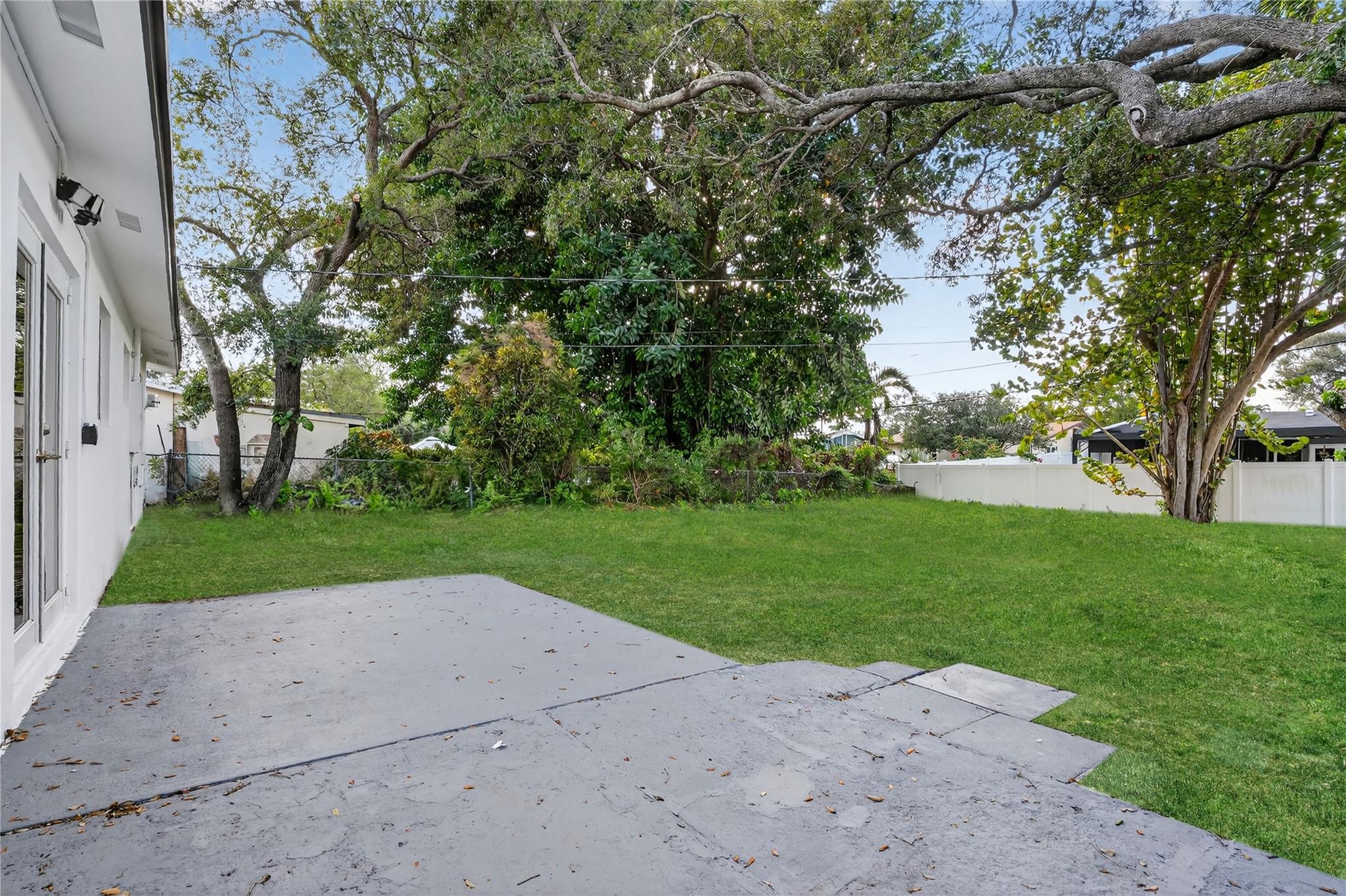 Edgewater Manor - Residential