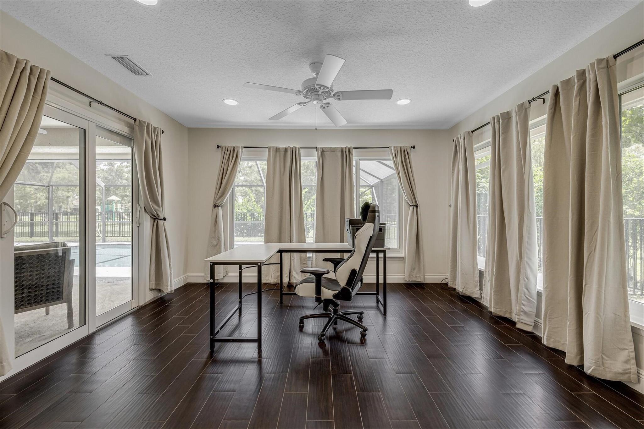 Sugar Pond Manor Wellingt - Residential Lease