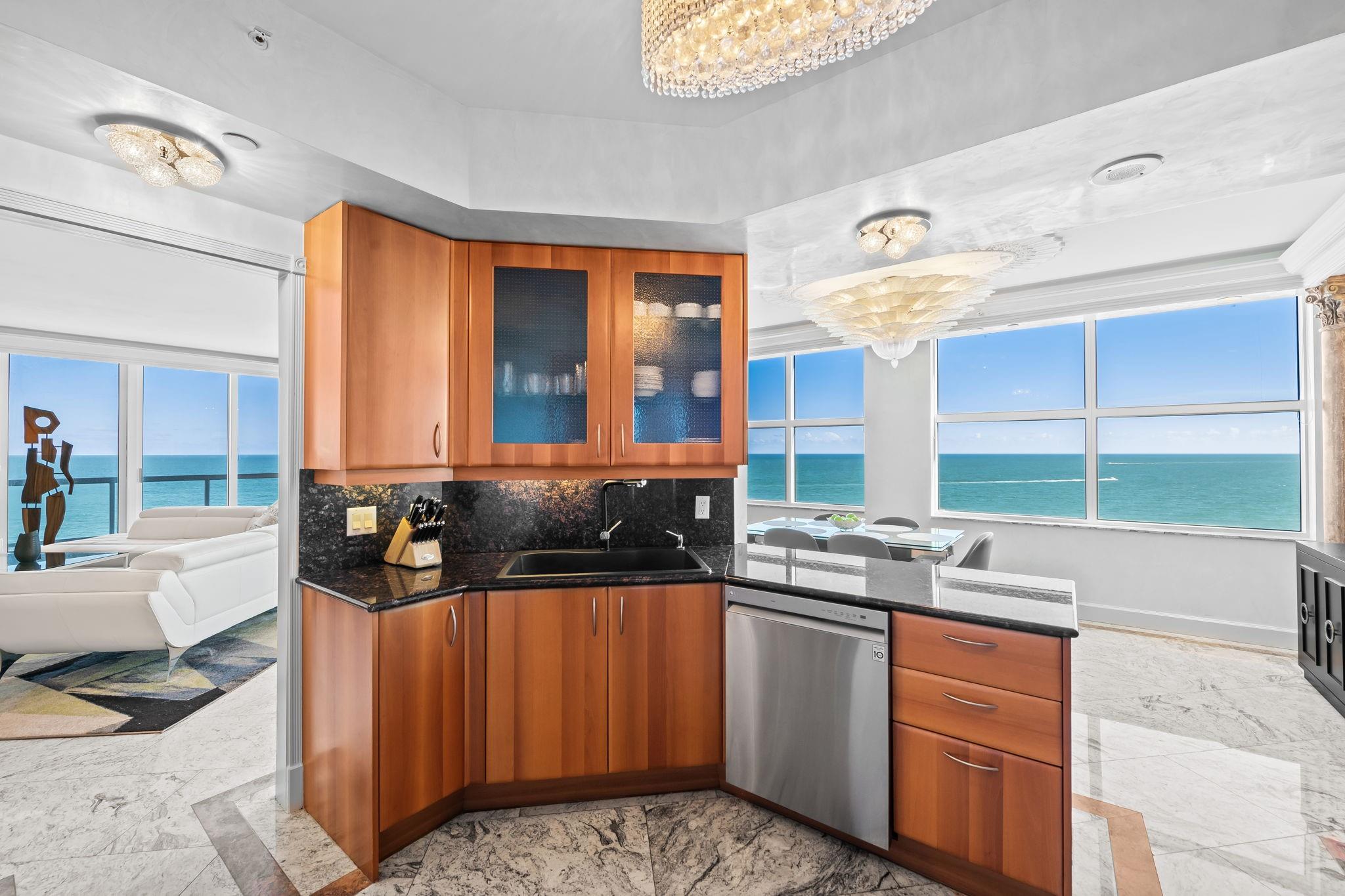 The Palms Tower Two Condo - Residential Lease