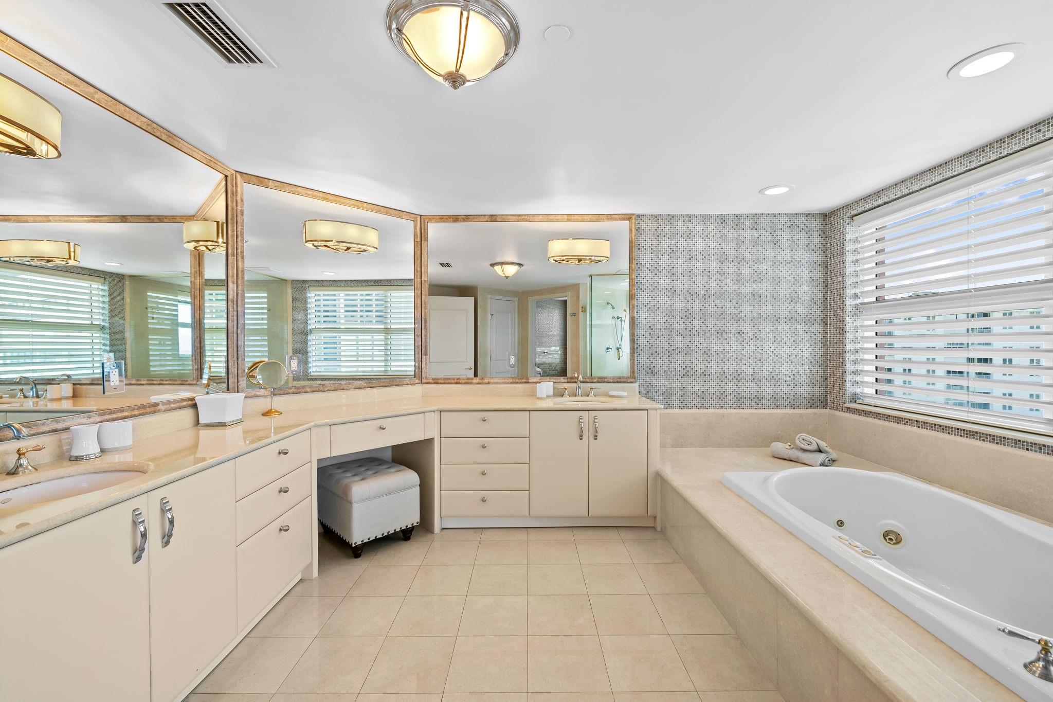 The Palms Tower Two Condo - Residential Lease