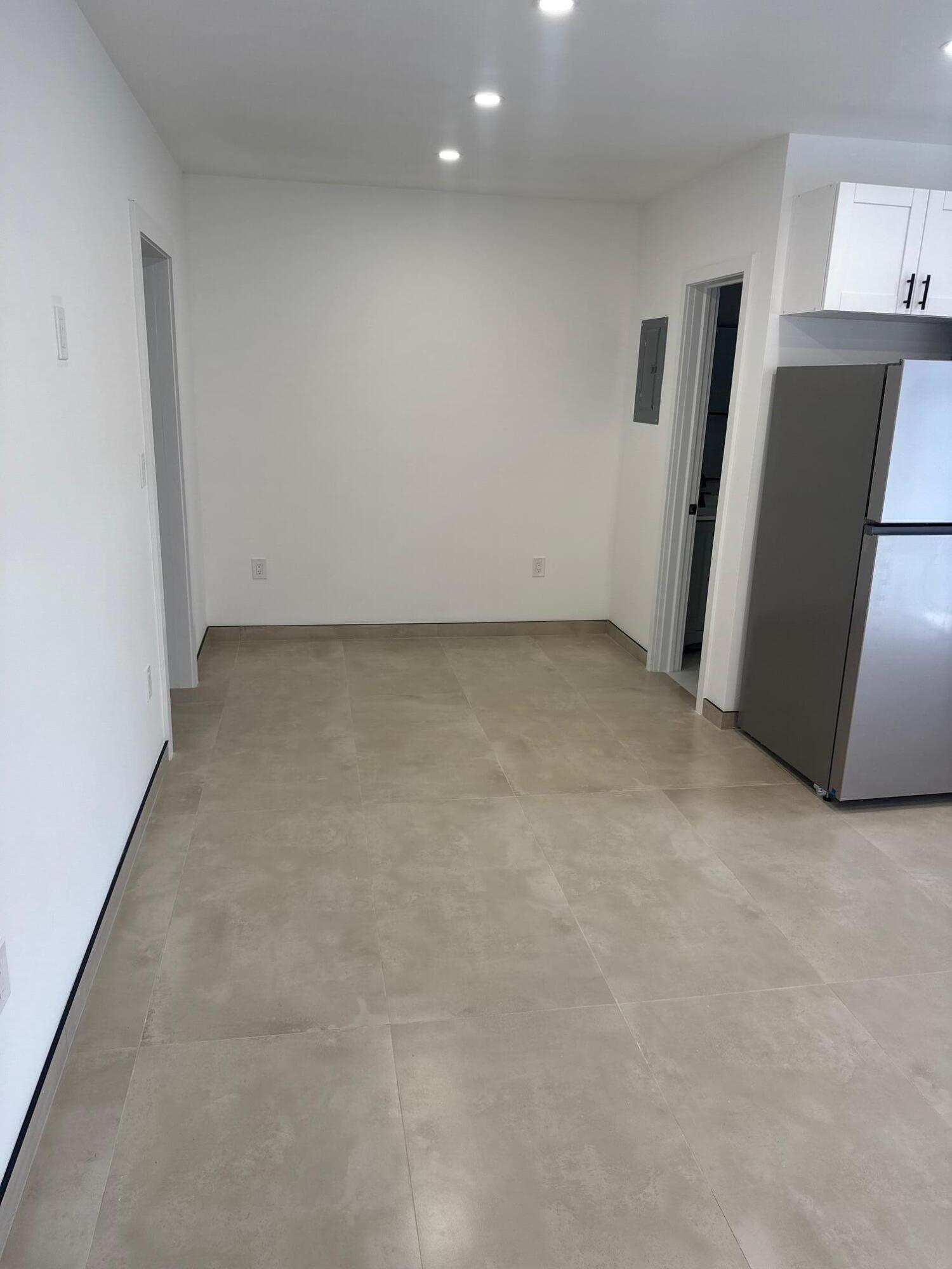 1235 Normandy Drive 2