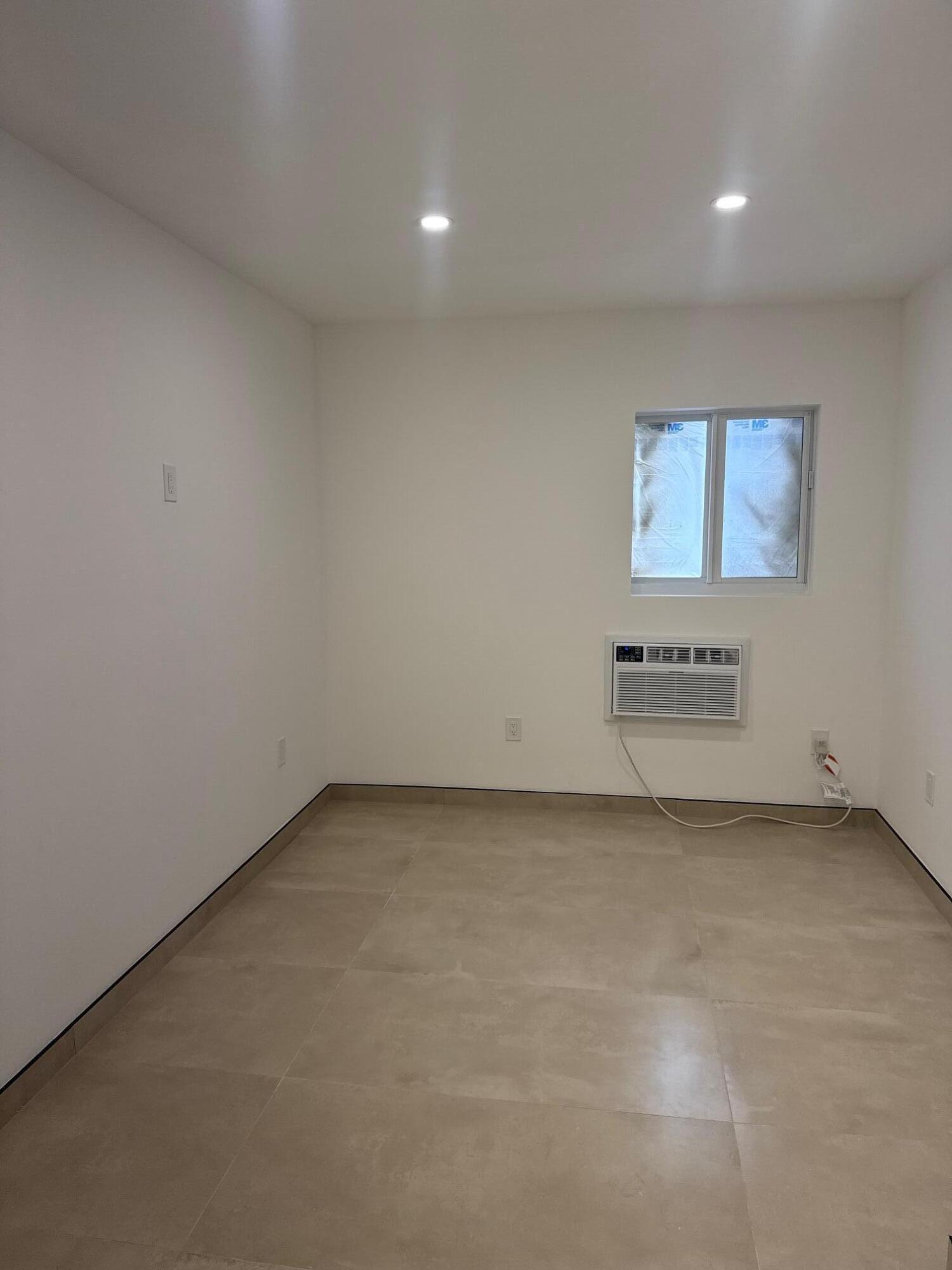 1235 Normandy Drive 2