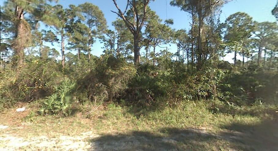 Great opportunity to build your dream home on a beautiful lot in quaint neighborhood of Vero Beach!