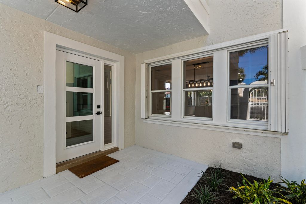 Photo of 13 Blenheim Court, Palm Beach Gardens, FL 33418 (MLS # R10958075)