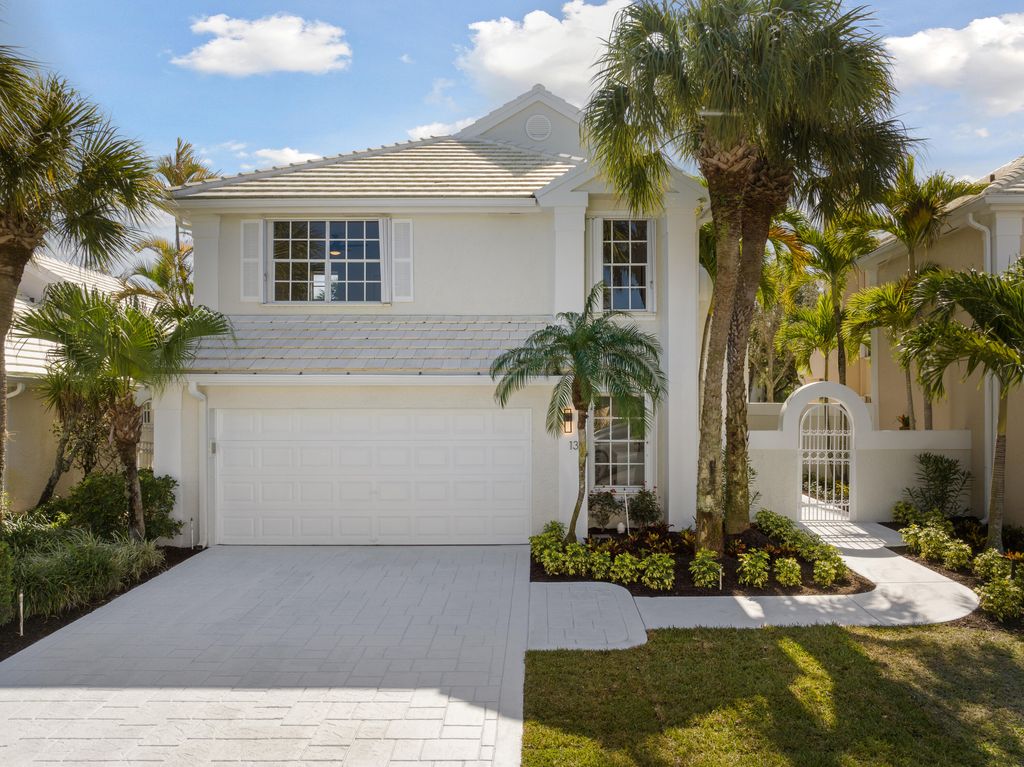Photo of 13 Blenheim Court, Palm Beach Gardens, FL 33418 (MLS # R10958075)