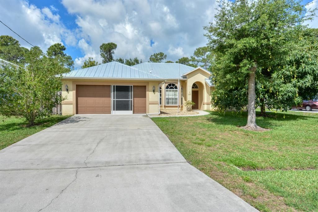 Photo of 2982 SW Vittorio Street, Port St Lucie, FL 34953 (MLS # R10884814)