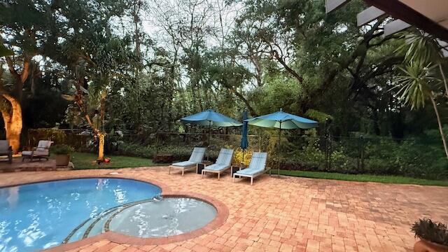 OAK KNOLL III - Residential