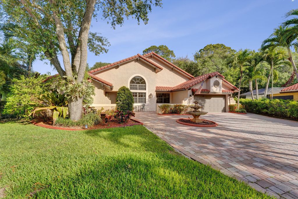 Photo of 9931 SW 23rd Street, Davie, FL 33324 (MLS # B26014316)