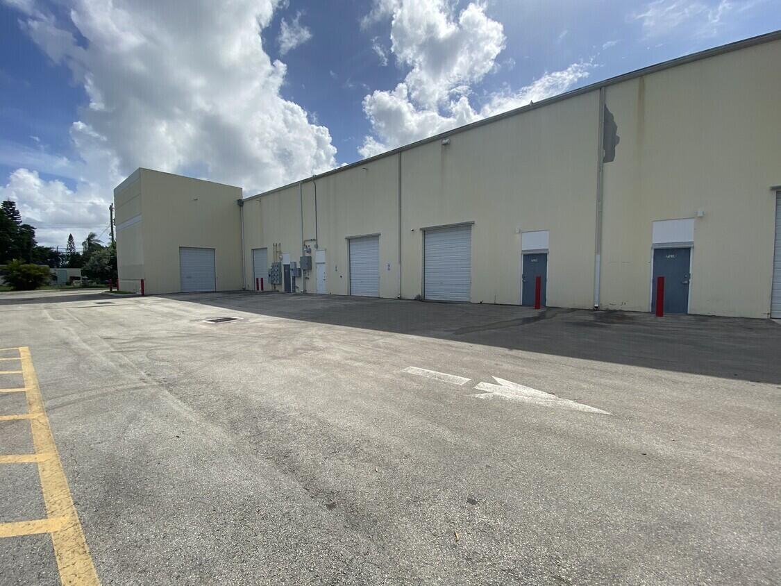 WINDSOR PARK COMMERCE CEN - Commercial Sale