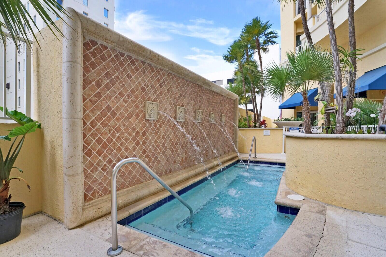 ESPLANADE GRANDE CONDO - Residential