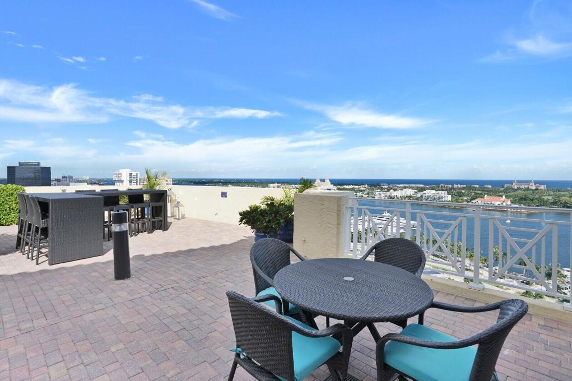 201 S Narcissus Avenue 601