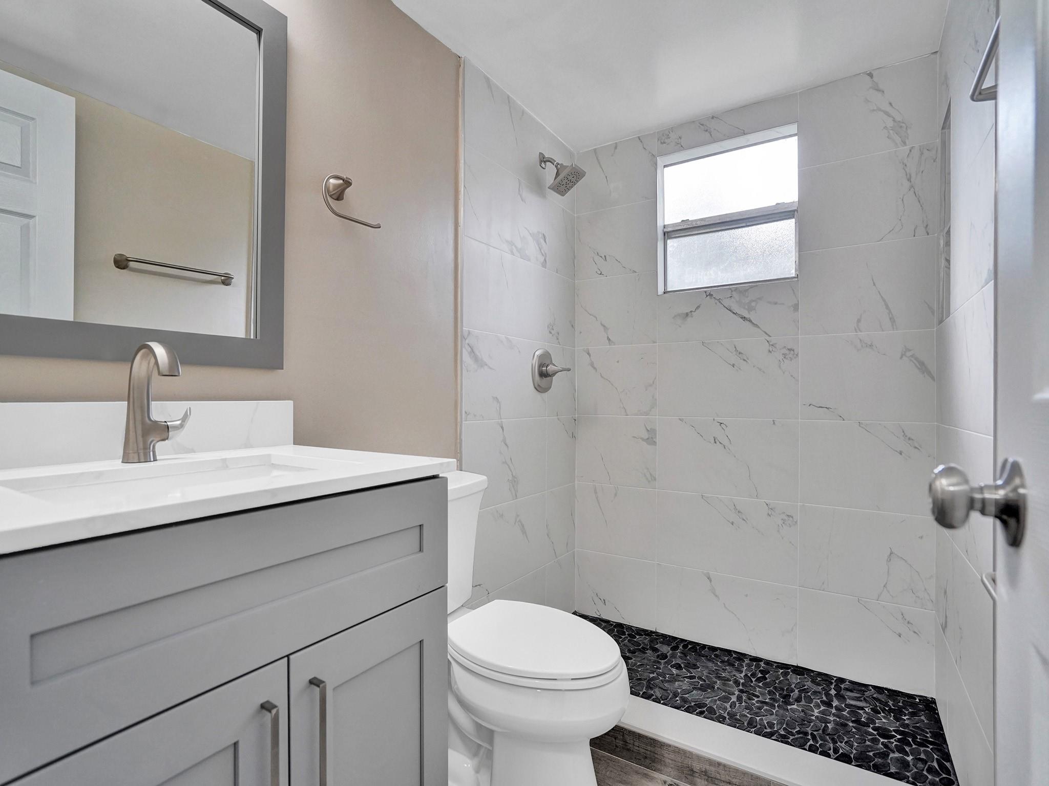 GARDENS NORTH 10 (THE) CO - Residential Lease