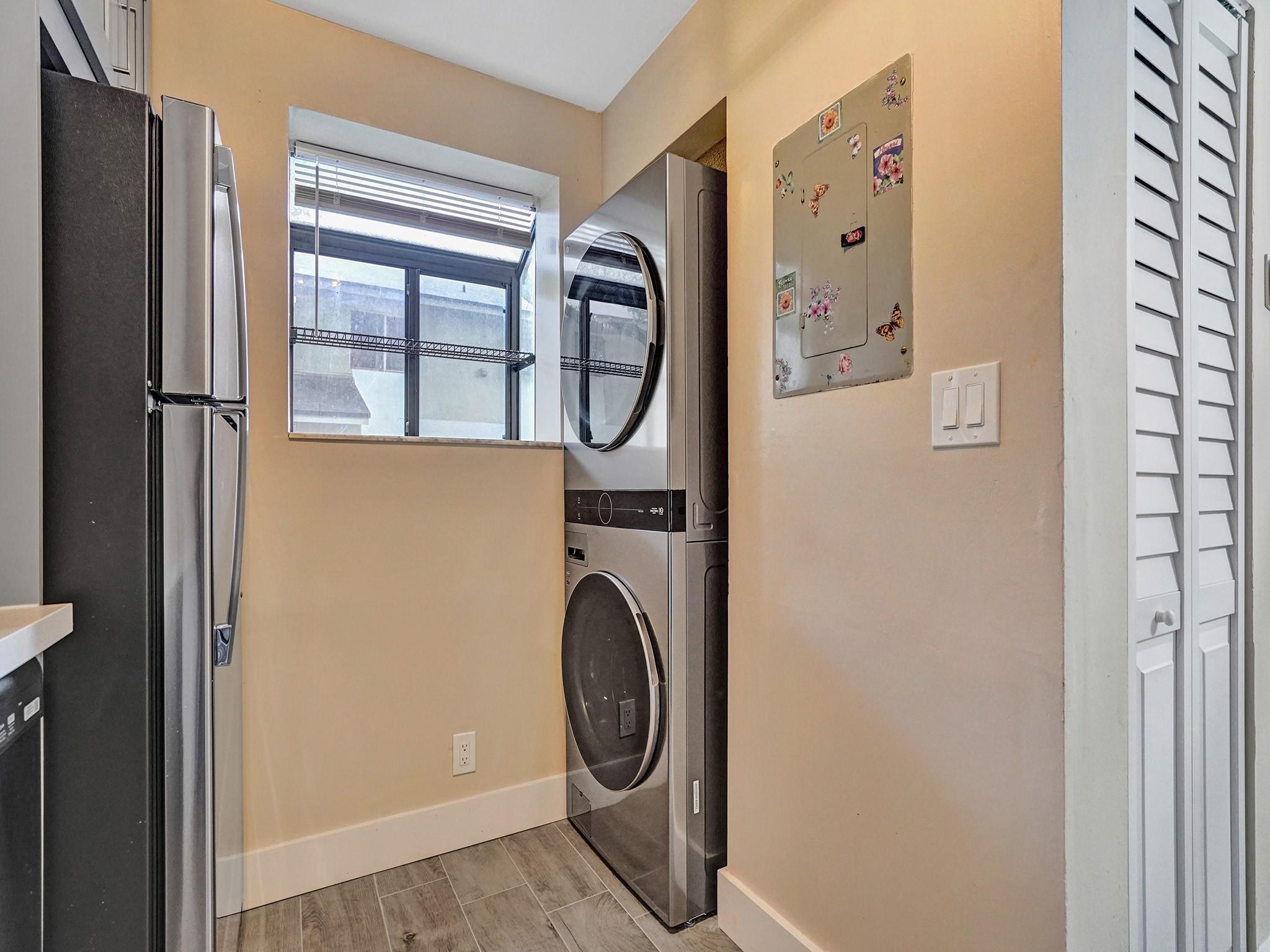 GARDENS NORTH 10 (THE) CO - Residential Lease