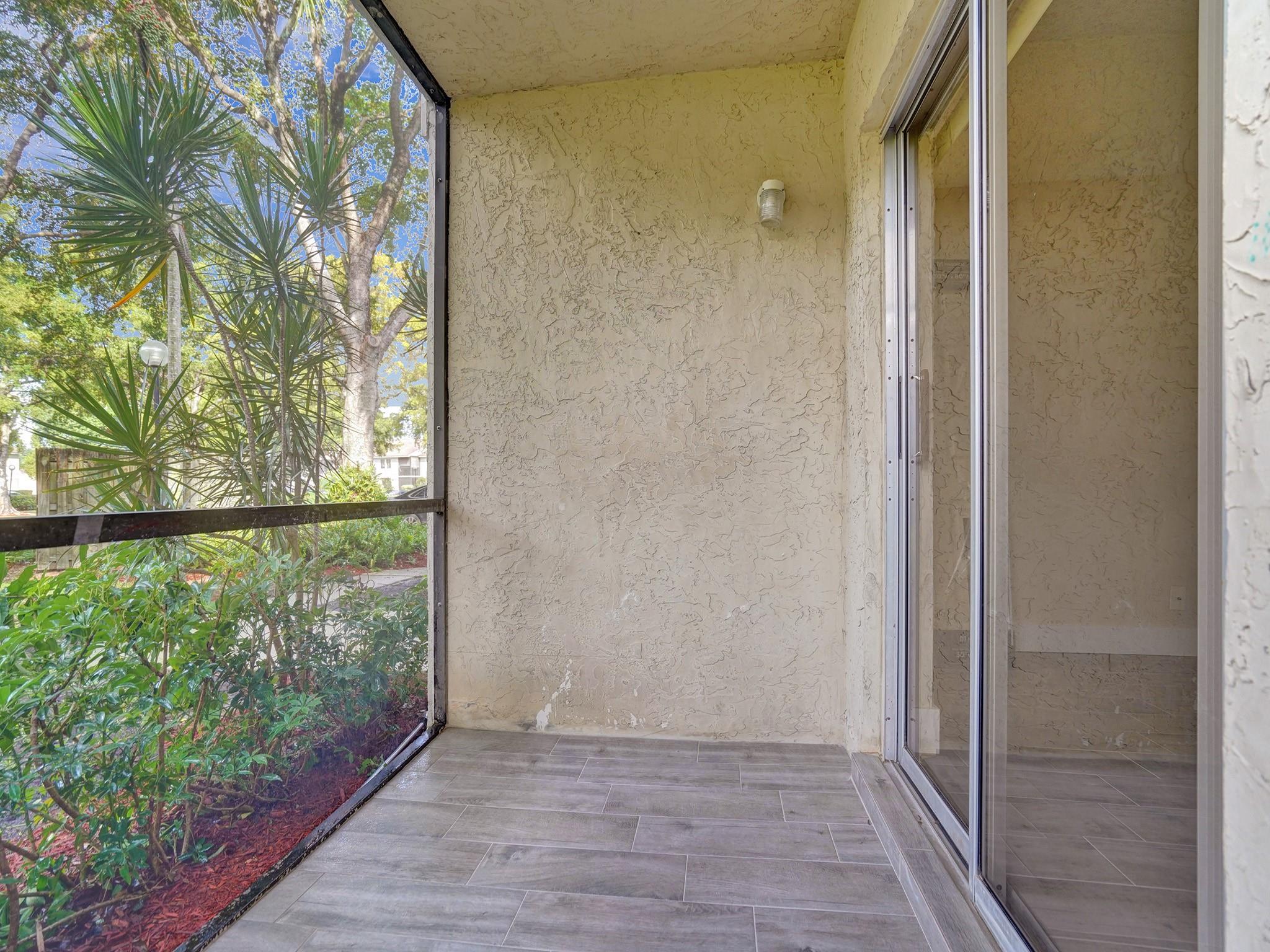 GARDENS NORTH 10 (THE) CO - Residential Lease