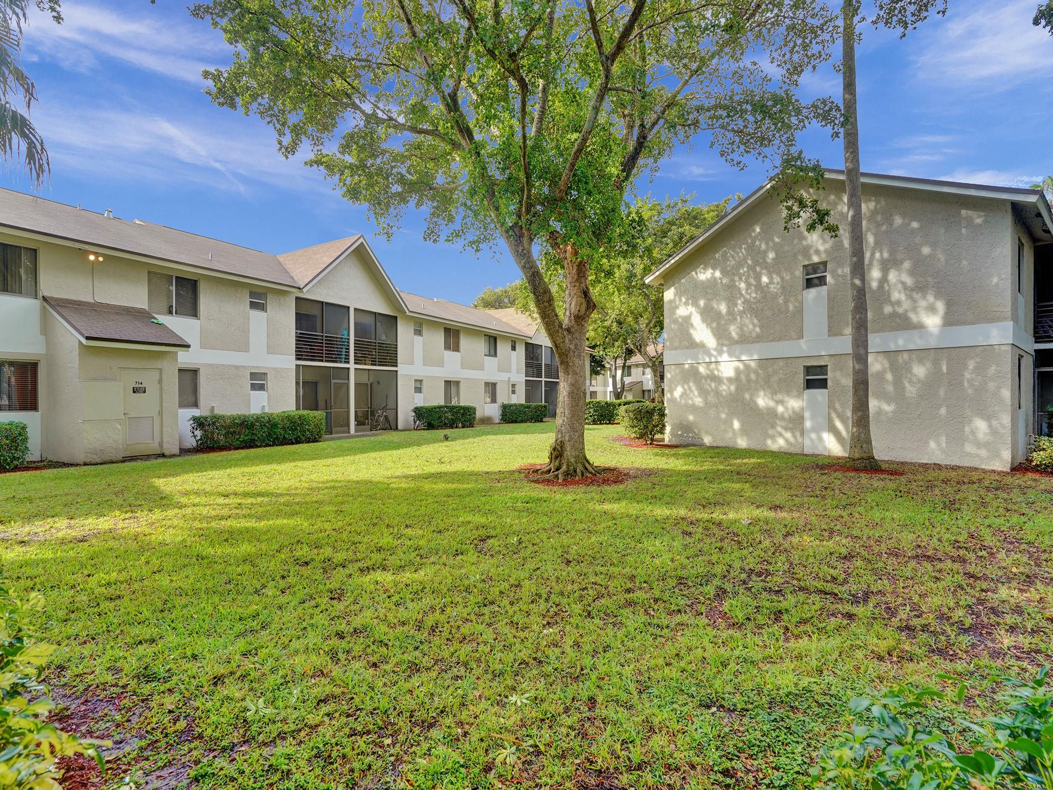 GARDENS NORTH 10 (THE) CO - Residential Lease