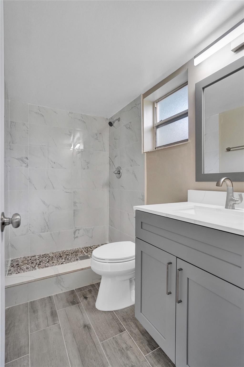 GARDENS NORTH 10 (THE) CO - Residential Lease