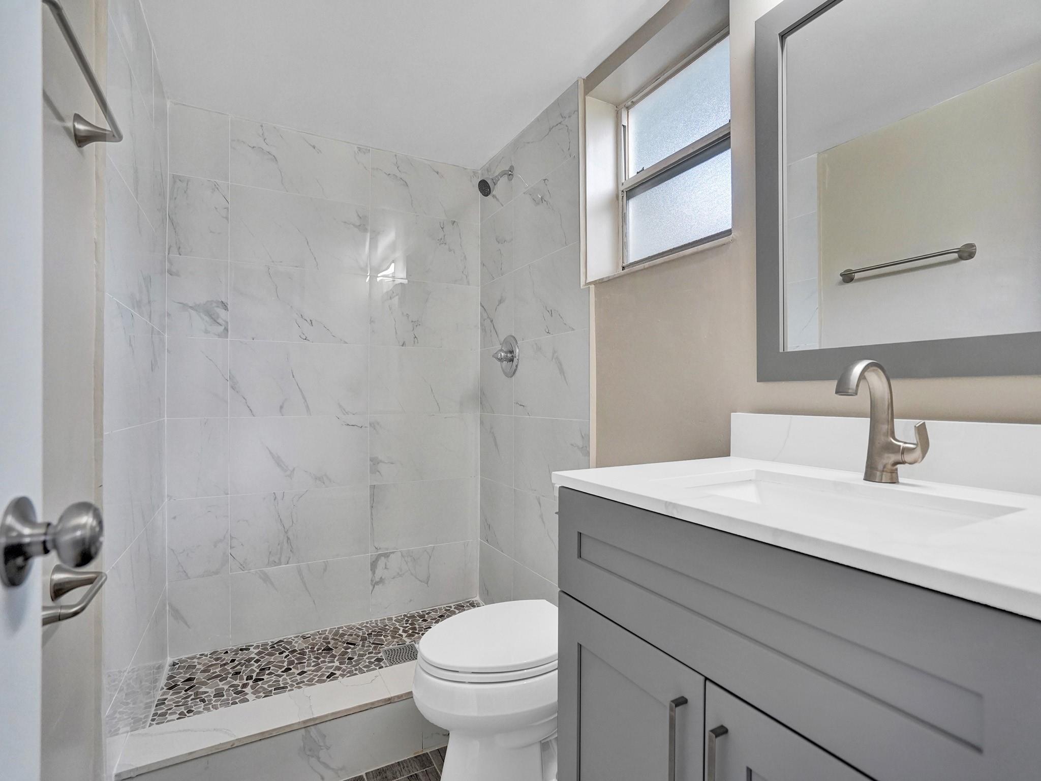 GARDENS NORTH 10 (THE) CO - Residential Lease