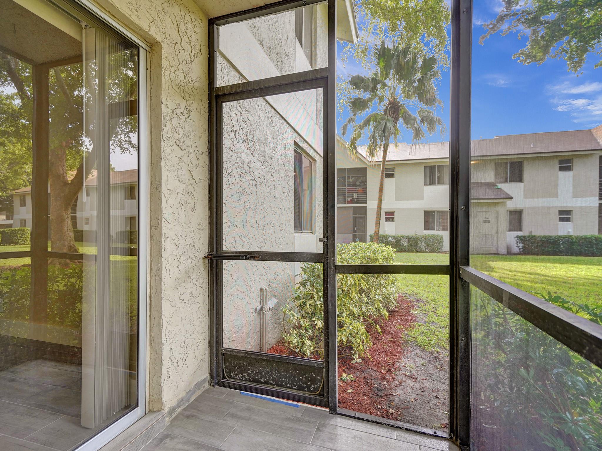 GARDENS NORTH 10 (THE) CO - Residential Lease